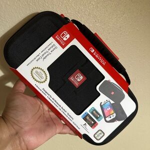 NWT Nintendo SWITCH Game Traveler Deluxe travel case.